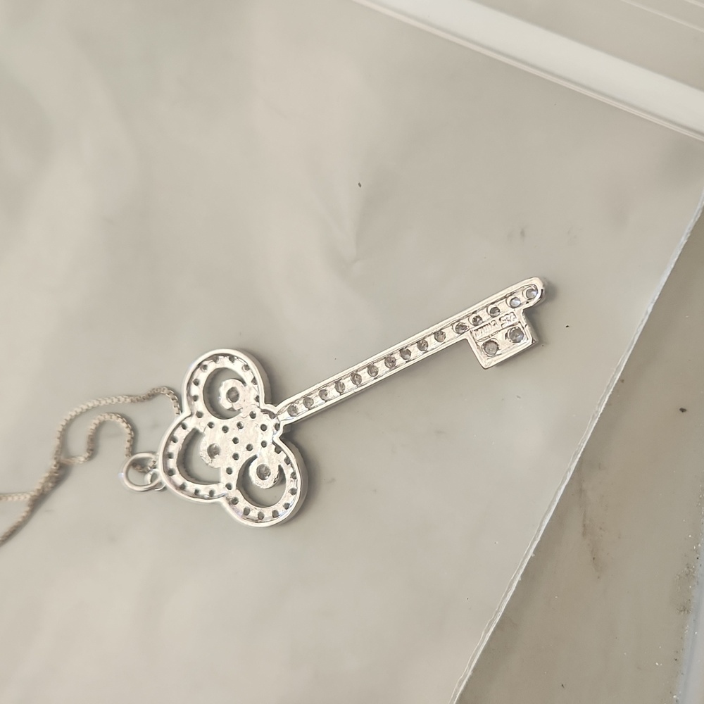 S.S. CZ KEY NECKLACE - Picture 5 of 6